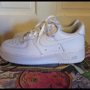 7.5 Nike Air Force 1’s 🤍